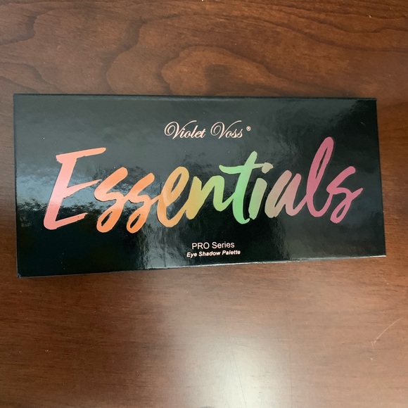 Violet Voss Essentials Eyeshadow Palette - Picture 3 of 3